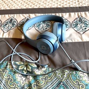 BEATS BY DR DRE. WITHOUT BOX